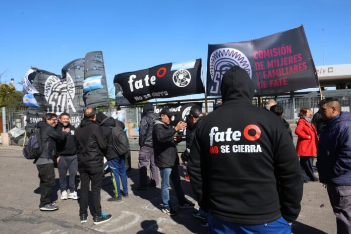 24 Empleados y Sindicalistas de FATE Enfrentan Juicio por Ocupación de la Planta