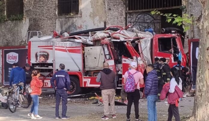 Accidente de Bomberos en plena emergencia: 10 heridos tras colisión en Parque Patricios
