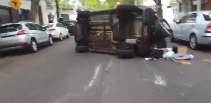 Accidente en Almagro: Cuatro hombres heridos tras choque y vuelco de vehículos