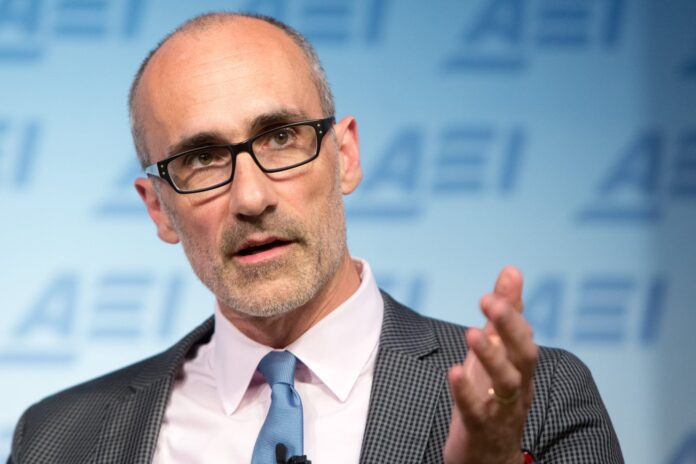 Arthur Brooks: La inteligencia que florece después de los 40 años