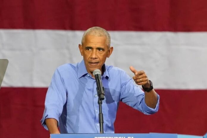 Barack Obama Critica las Políticas Migratorias de Trump en un Mitin en Detroit