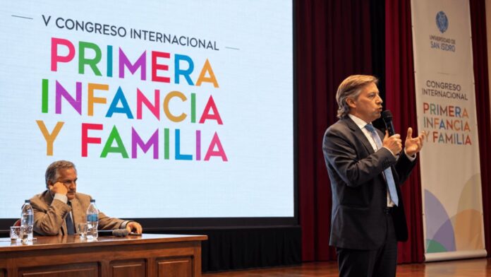 Controversia en San Miguel por Congreso sobre Primera Infancia en medio del debate sobre ESI