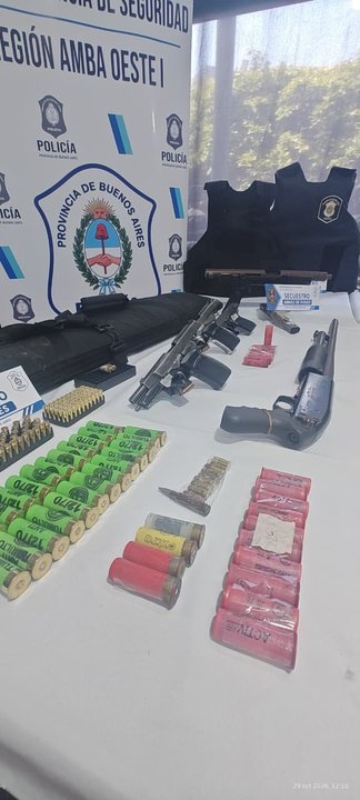 Desarticulan banda narco en allanamientos: granada activa y miles de dosis de drogas secuestradas