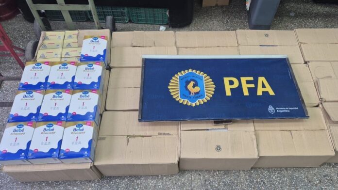 Desmantelan red de venta de leche en polvo adulterada: cinco detenidos