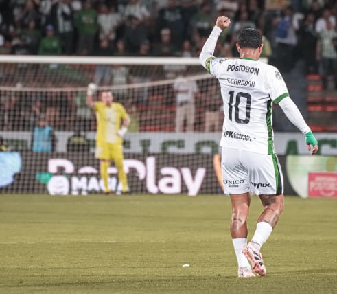 Edwin Cardona Anota Desde Mitad de Cancha y Revive el Recuerdo de Su Golazo