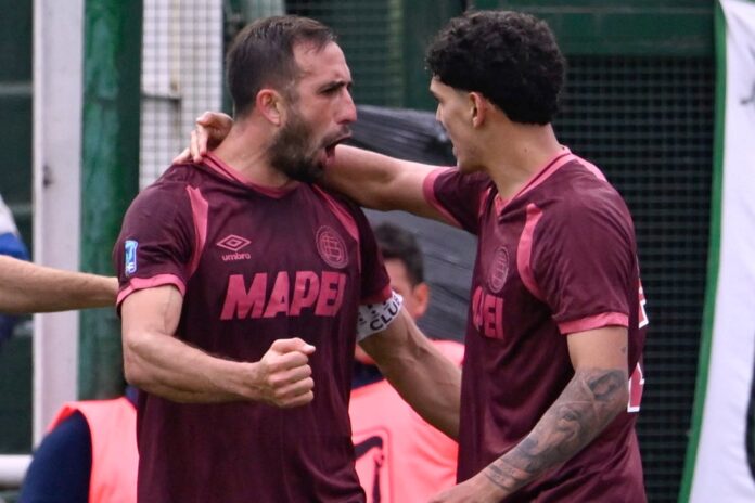 El Clásico del Sur Termina en Empate: Izquierdoz Brilla en el 1-1 Entre Lanús y Banfield
