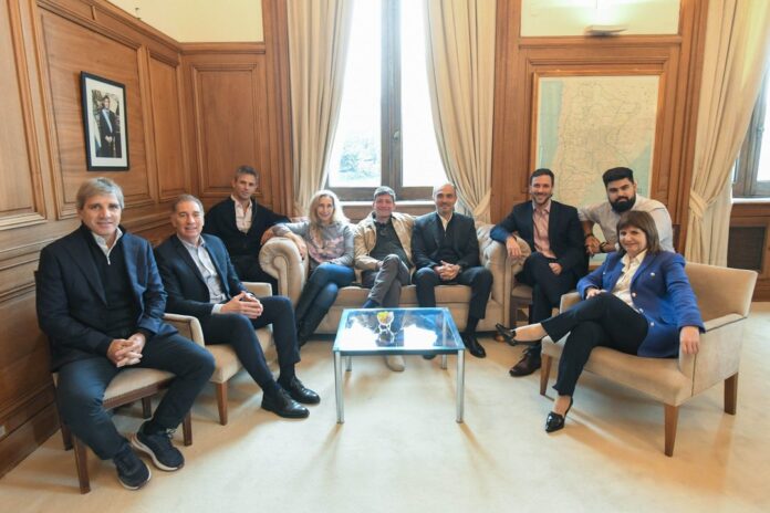 El Gobierno Nacional Convoca a la Mesa Política en un Contexto de Desafíos