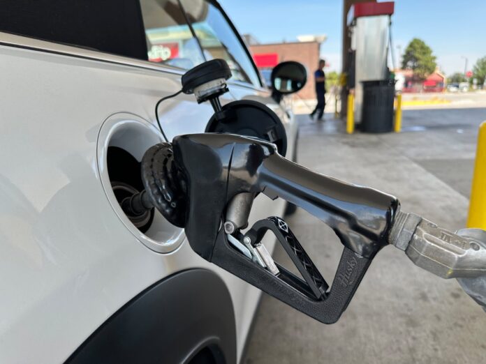 El Gobierno postergó la suba de impuestos a los combustibles hasta diciembre