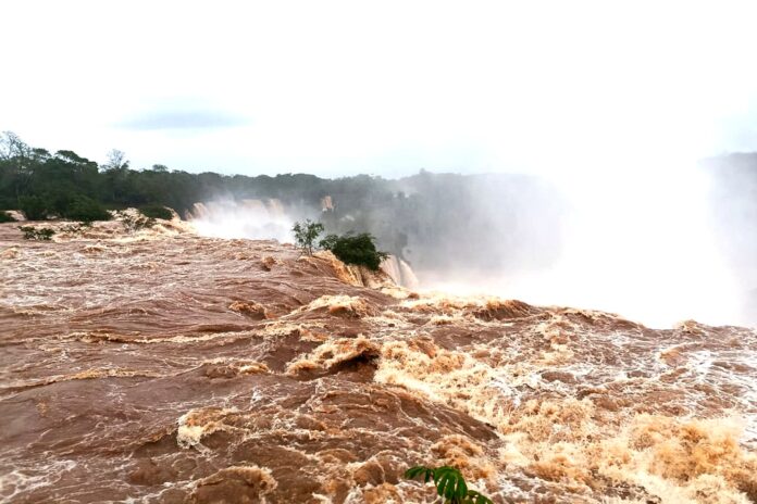 El Niño provoca cambios drásticos en protocolos de seguridad en las Cataratas del Iguazú