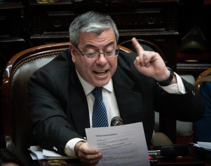 Germán Martínez anuncia una intensa semana en Diputados y critica las privatizaciones
