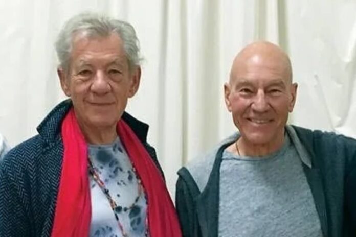 Ian McKellen rinde homenaje a Patrick Stewart tras su fallecimiento