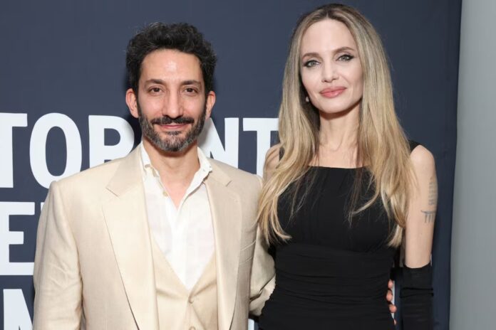 Juan Minujín comparte su experiencia trabajando con Angelina Jolie en ‘Sin sangre’