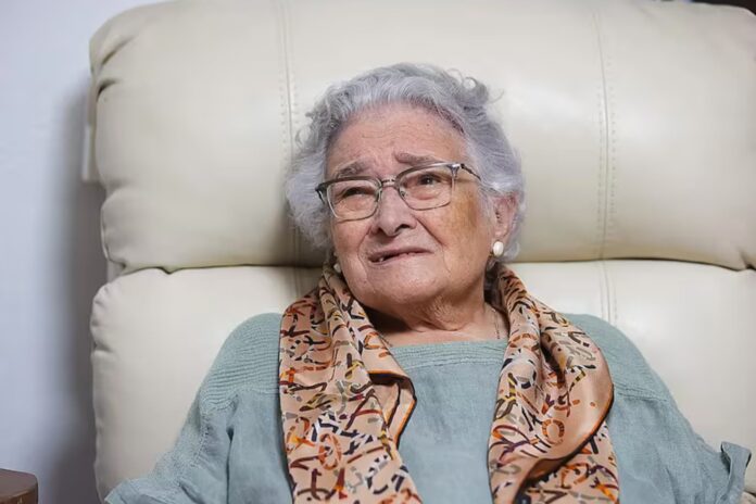 María Luisa López Grigera: La Catedrática Centenaria que Atribuye su Longevidad al Vino Albariño y a la Lectura