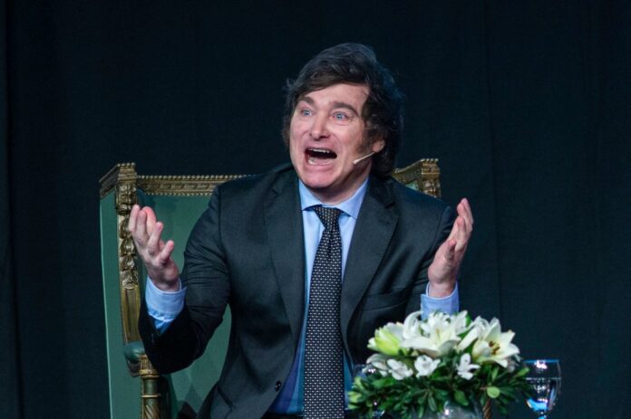 Milei denuncia la «estafa de las banderas nobles» en medio de la polémica por certificados de discapacidad