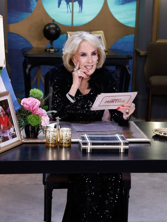 Mirtha Legrand recobra su salud y se retira del sanatorio en su auto particular