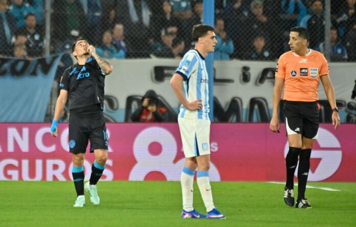 Racing se hunde tras derrota ante Belgrano: un partido marcado por el desprecio de la hinchada
