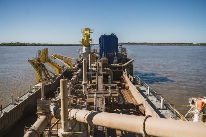 Vía Navegable Argentina Refuerza Operaciones Ante el Fenómeno El Niño
